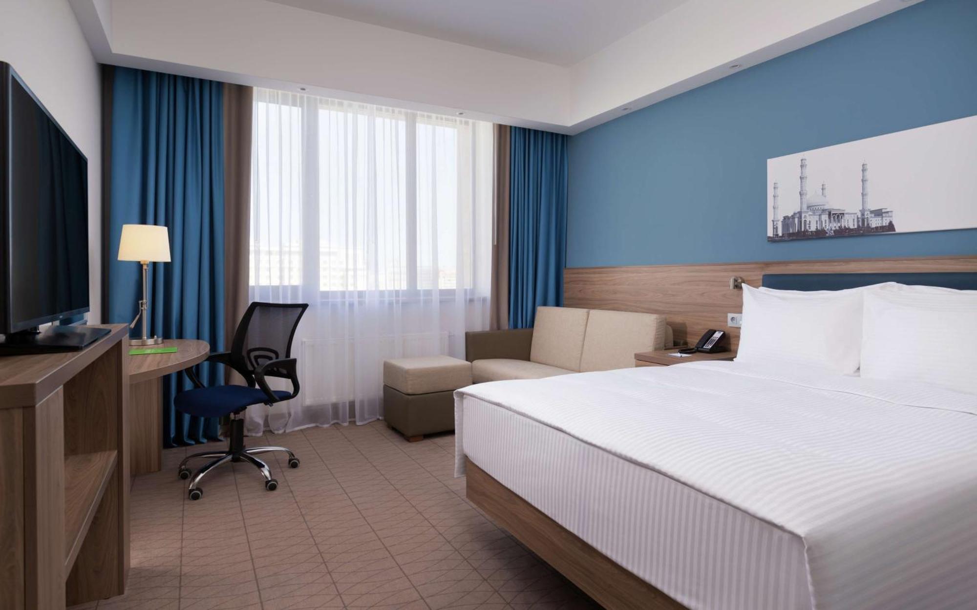 Hotel Hampton By Hilton Triumphal Arch 3*
