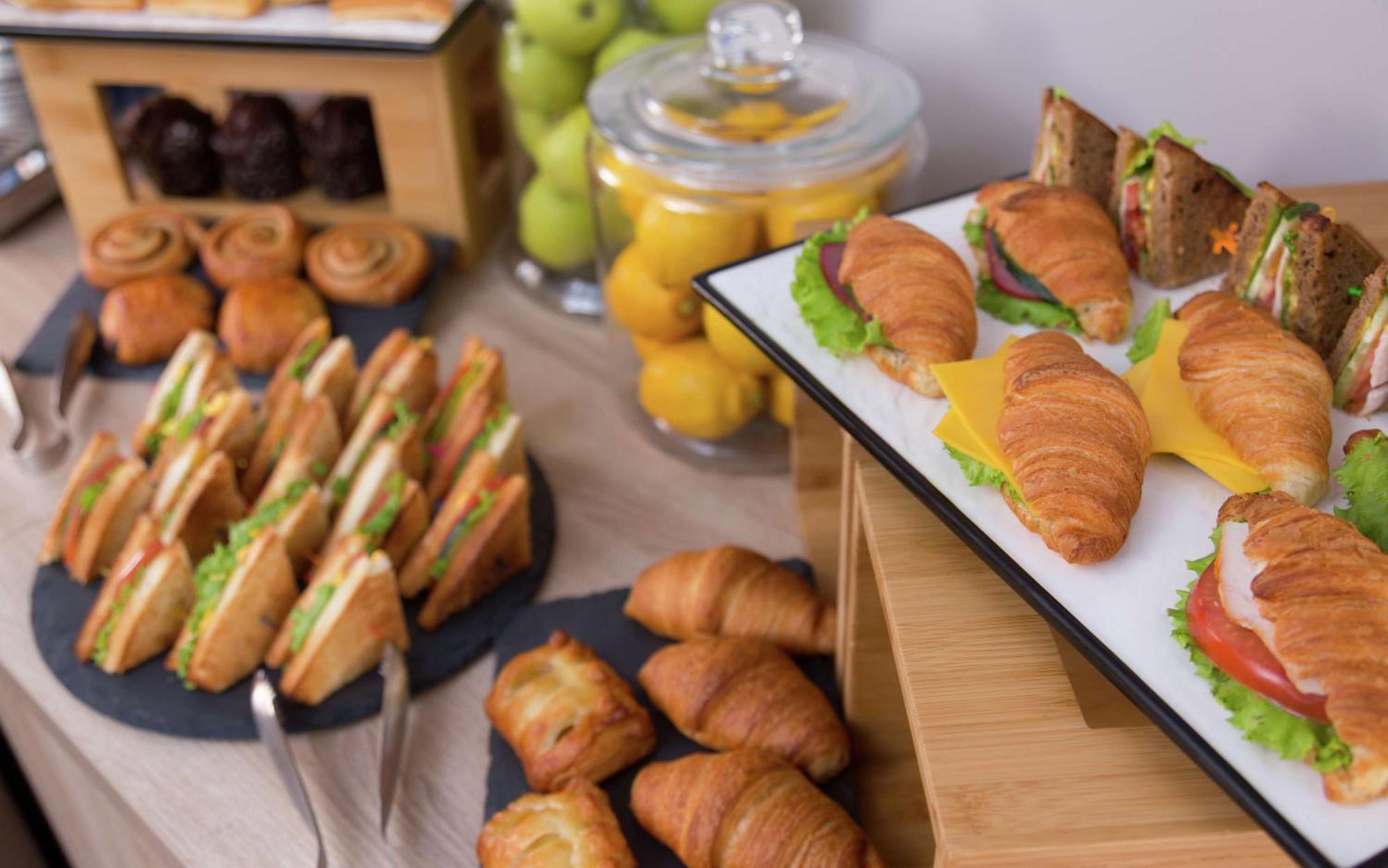 Hotel Hampton By Hilton Triumphal Arch 3*